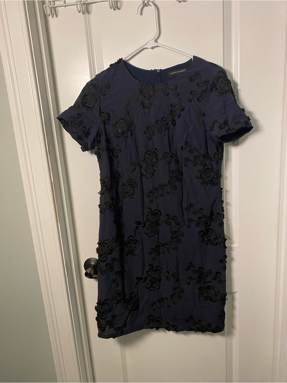 Banana Republic Women's Navy Blue Short Sleeve Floral Appliqué Dress